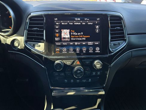 Used 2021 Jeep Grand Cherokee Limited w/ Luxury Group II image 15