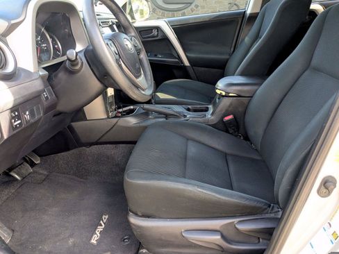 Used 2016 Toyota RAV4 LE AWD/4WD image 5