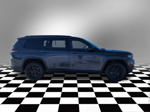 Used 2024 Jeep Grand Cherokee L Laredo image 6