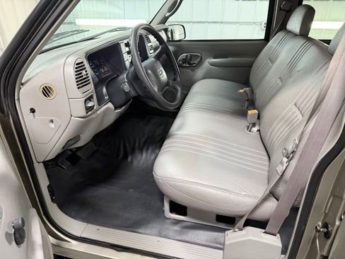 Used 1999 Chevrolet Suburban Base image 11