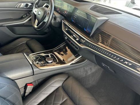 Used 2024 BMW X7 xDrive40i image 16