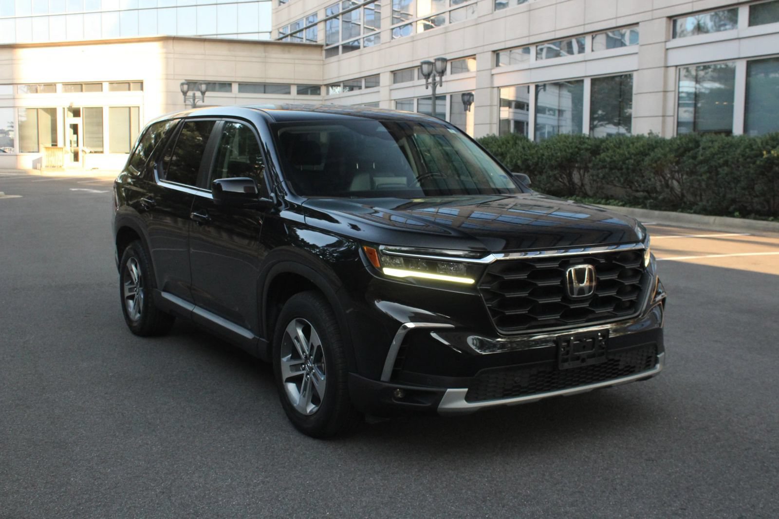 Used 2024 Honda Pilot EX-L image 1
