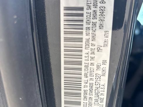 Used 2017 Jeep Wrangler Sport w/ Connectivity Group AWD/4WD image 13