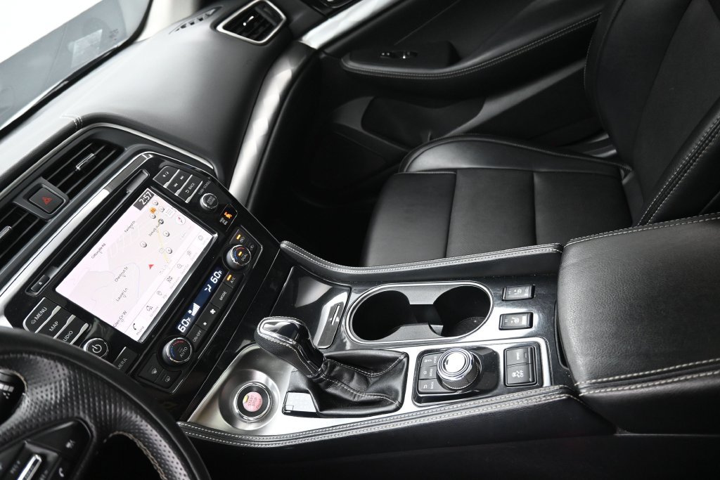 Used 2019 Nissan Maxima 3.5 SL w/ Floor Mat Group FWD image 17