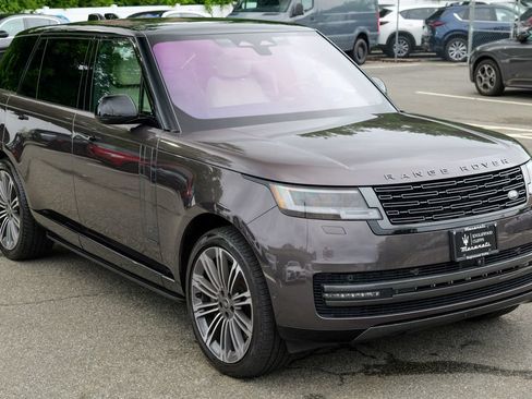 Used 2023 Land Rover Range Rover Long Wheelbase Autobiography AWD/4WD image 9