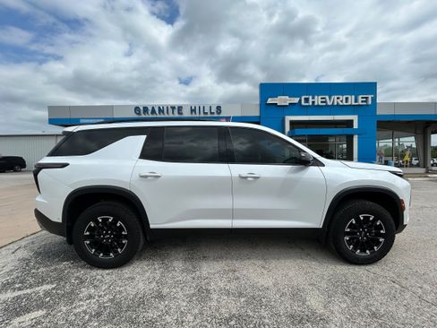 Used 2024 Chevrolet Traverse Z71 w/ Enhanced Driving Package AWD/4WD image 13
