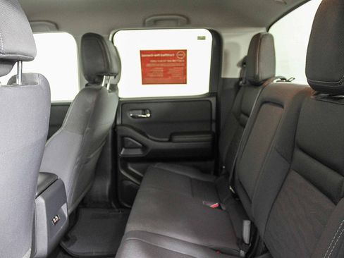 Used 2024 Nissan Frontier SV image 19