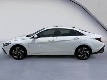 Used 2024 Hyundai Elantra SEL w/ Convenience Package