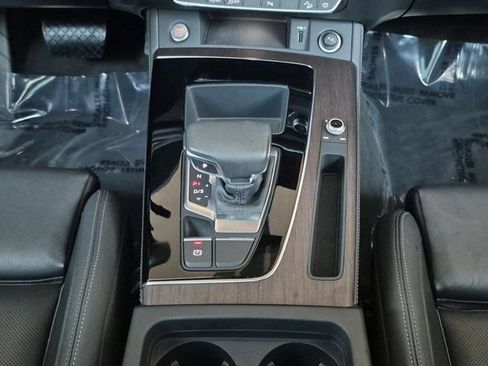 Used 2023 Audi Q5 2.0T Premium Plus w/ Premium Plus Package AWD/4WD image 12