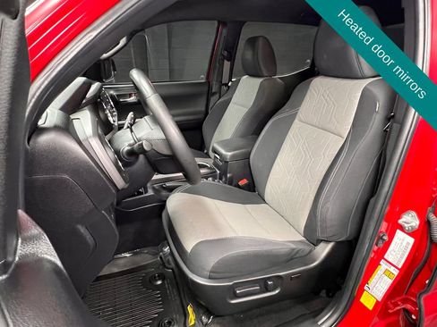 Used 2022 Toyota Tacoma TRD Off-Road w/ Technology Package image 4