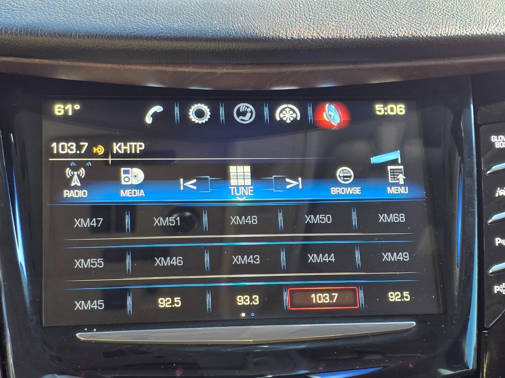 Used 2017 Cadillac Escalade Luxury AWD/4WD image 14