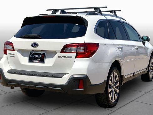 Used 2018 Subaru Outback 2.5i Touring w/ Popular Package #3 AWD/4WD image 13