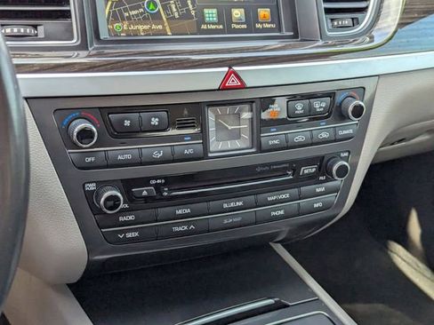 Used 2017 Genesis G80 3.8 RWD image 28