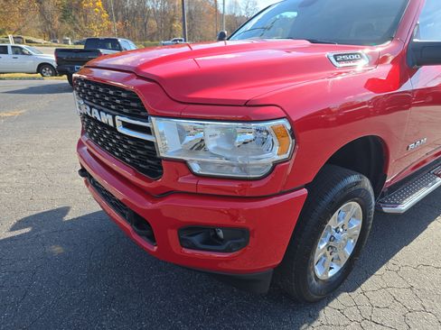 Used 2024 RAM 2500 Big Horn w/ Sport Appearance Package image 10