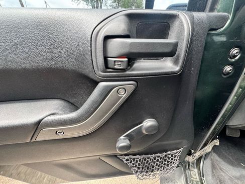 Used 2012 Jeep Wrangler Sport AWD/4WD image 12