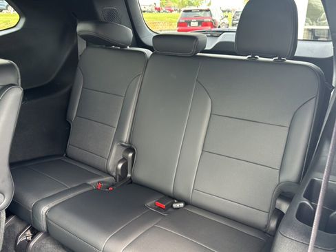 Used 2025 Buick Enclave Preferred image 28