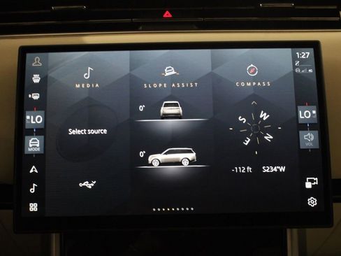 Certified 2025 Land Rover Range Rover SE AWD/4WD image 24