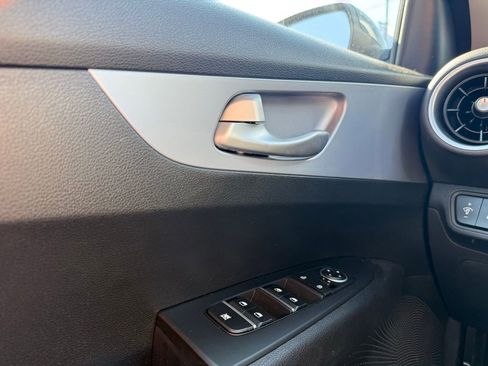 Used 2024 Kia Forte LXS w/ LXS Technology Package image 11