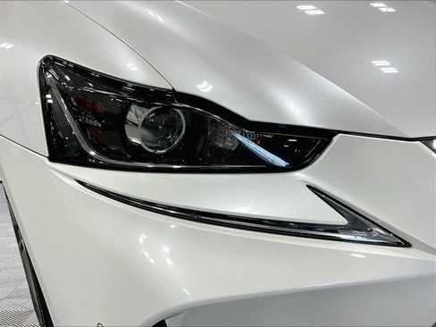 Used 2018 Lexus IS 300 AWD w/ Comfort Package image 32