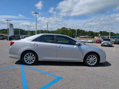 Used 2013 Toyota Camry XLE w/ Convenience Pkg FWD image 6
