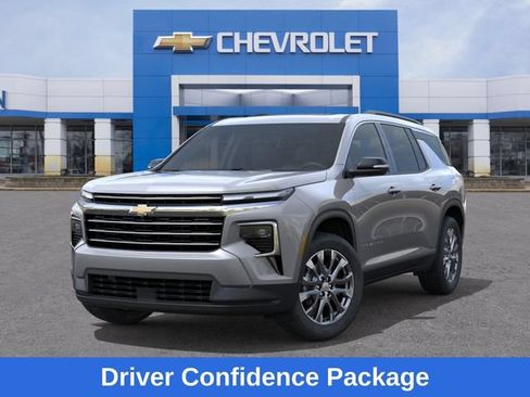 New 2026 Chevrolet Traverse LT w/ Sun and Wheel Package FWD image 7