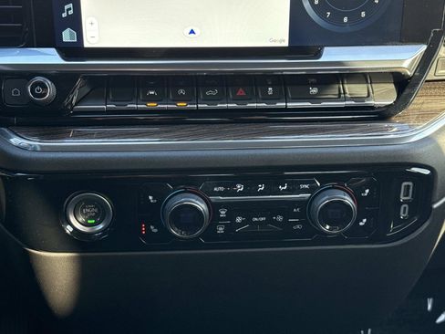 Used 2023 Chevrolet Silverado 1500 RST image 5