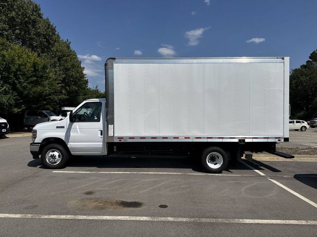 New 2027 Ford E-450 and Econoline 450 Super Duty w/ Driver's Safety Package RWD image 5
