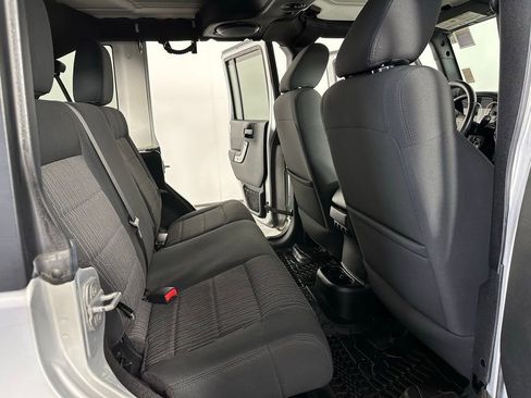 Used 2012 Jeep Wrangler Unlimited Sahara w/ Connectivity Group image 10
