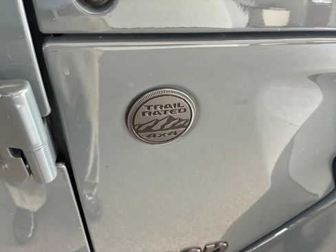 New 2026 Jeep Gladiator Sport AWD/4WD image 28