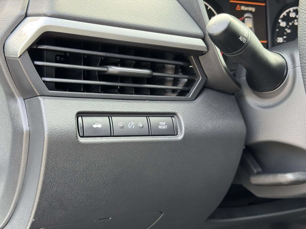 Used 2025 Nissan Altima 2.5 S FWD image 10