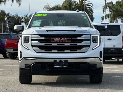 Used 2025 GMC Sierra 1500 SLE image 8