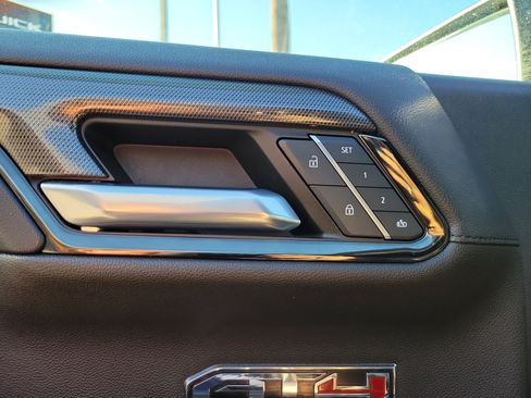 Used 2023 GMC Sierra 1500 AT4 w/ Technology Package AWD/4WD image 23