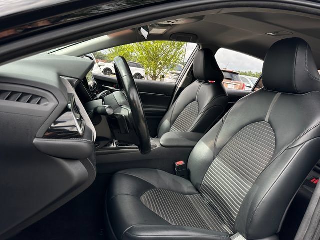 Used 2021 Toyota Camry SE FWD image 12