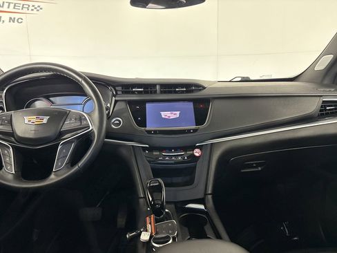Used 2025 Cadillac XT5 Premium Luxury image 23