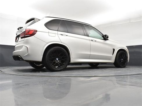 Used 2018 BMW X5 M image 24