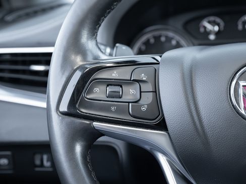 Used 2023 Buick Enclave Essence image 22