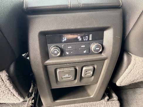 Used 2019 Chevrolet Traverse Premier w/ Redline Edition AWD/4WD image 29