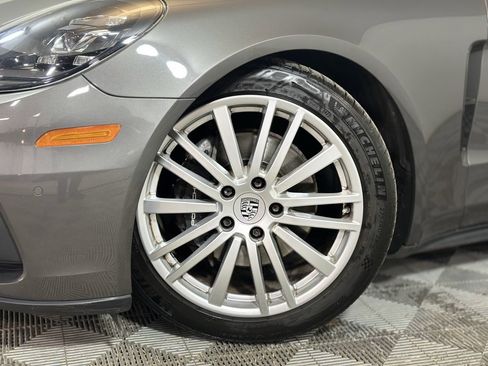 Used 2017 Porsche Panamera 4 image 2