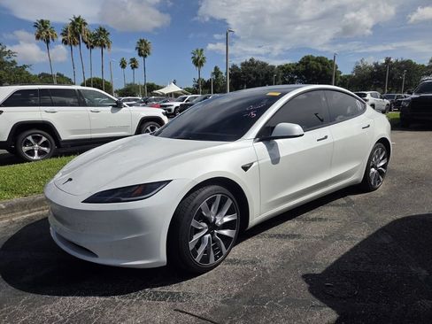Used 2024 Tesla Model 3 Standard Range RWD image 3