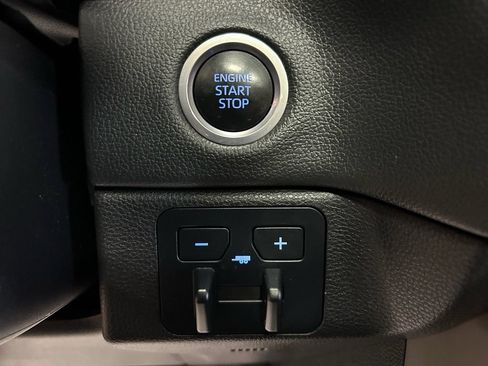 Used 2023 Toyota Tundra Limited AWD/4WD image 16