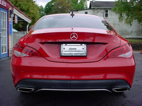 Used 2018 Mercedes-Benz CLA 250 4MATIC image 4