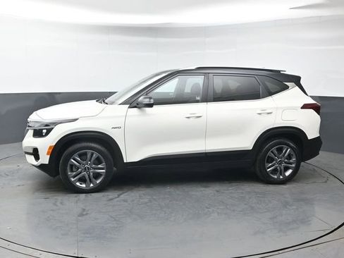 Used 2021 Kia Seltos S AWD/4WD image 2