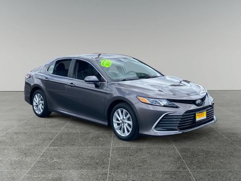 Used 2023 Toyota Camry LE FWD image 7