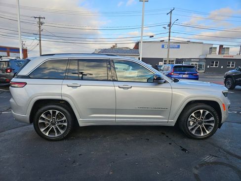 Used 2022 Jeep Grand Cherokee Overland w/ Luxury Tech Group IV image 6