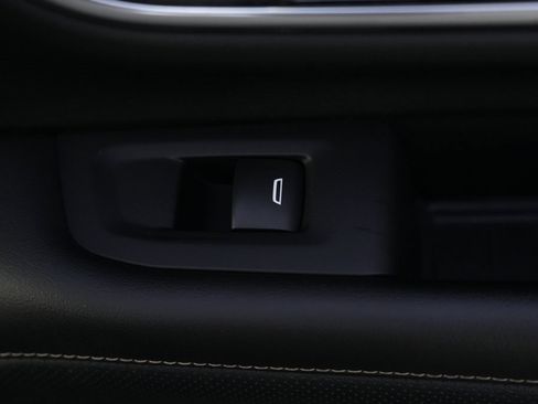 Used 2021 GMC Yukon XL SLT w/ SLT Luxury Plus Package image 42