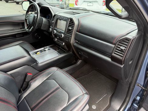 Used 2019 Ford Expedition Limited w/ Equipment Group 303A RWD image 27