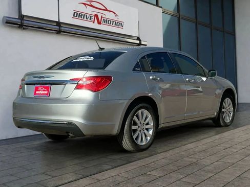 Used 2014 Chrysler 200 Touring image 4