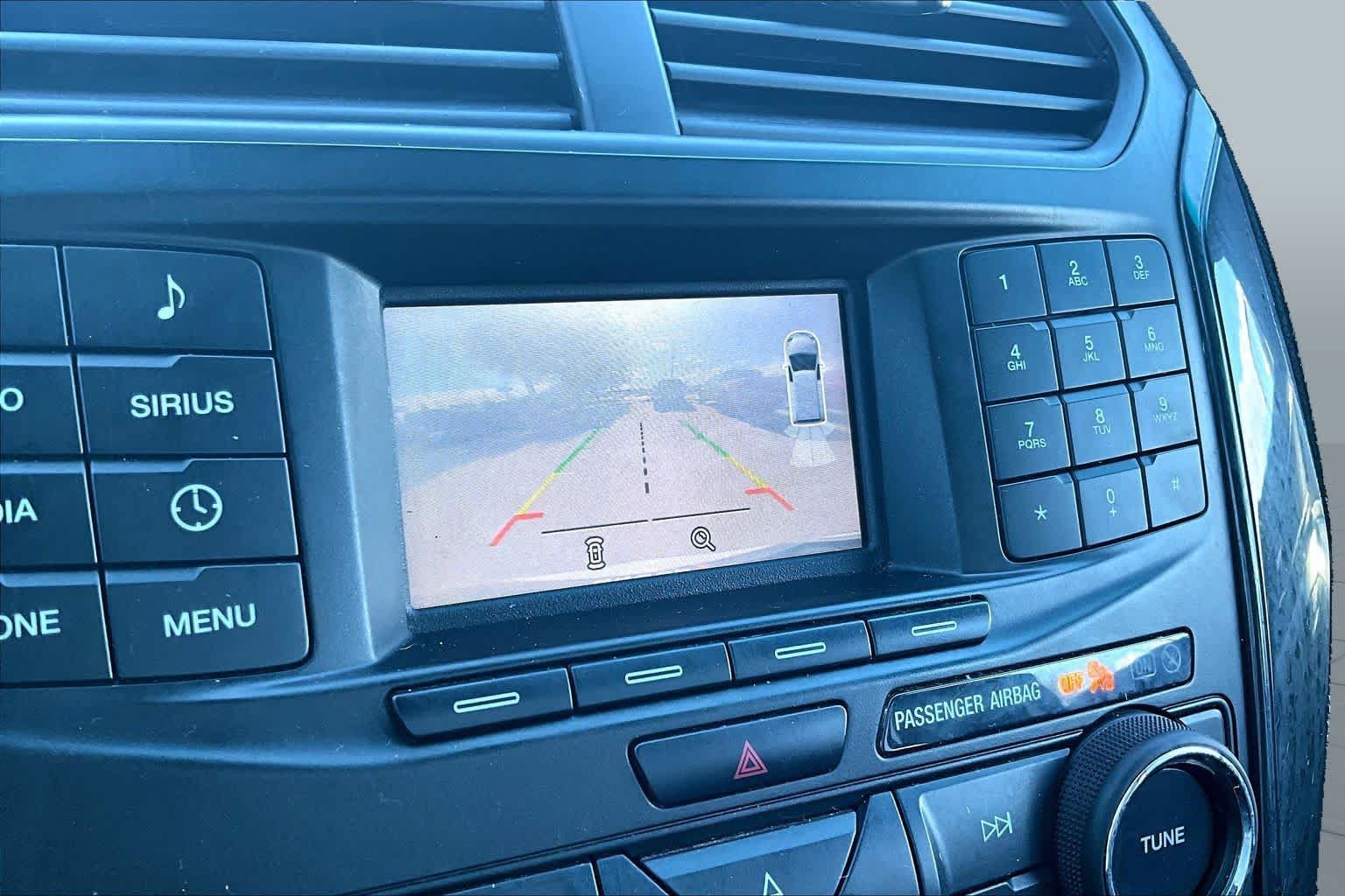 Used 2017 Ford Explorer XLT FWD image 27