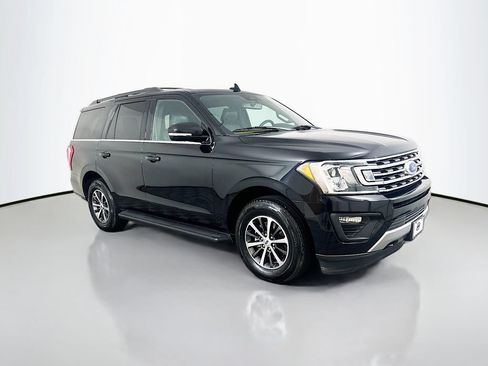 Used 2020 Ford Expedition XLT w/ Equipment Group 201A AWD/4WD image 3