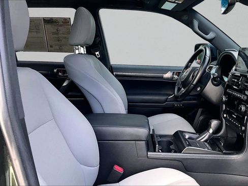 Used 2023 Lexus GX 460 w/ Black Line Special Edition image 29